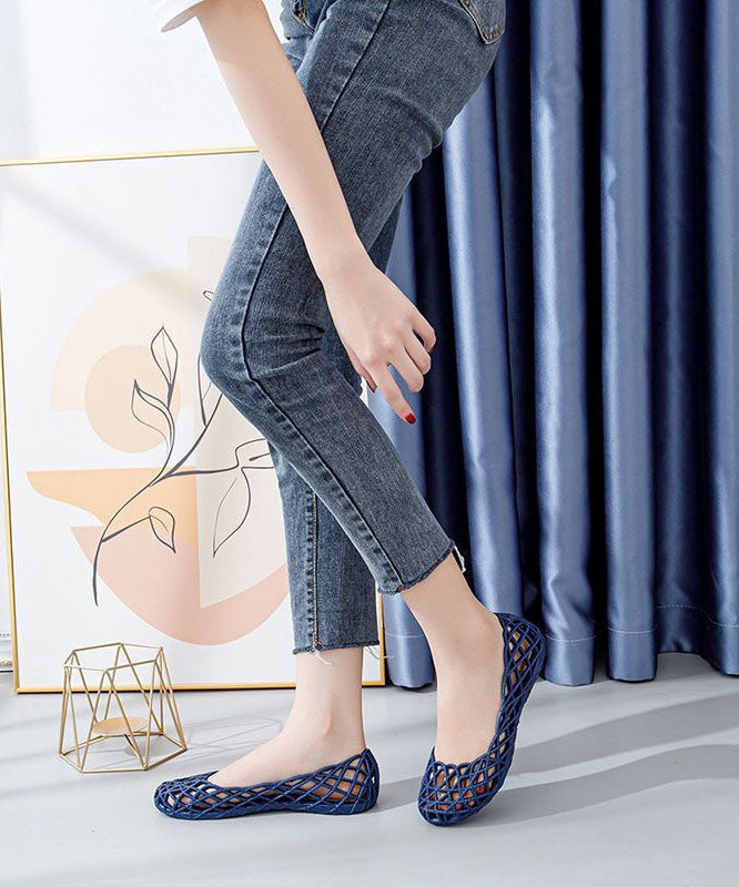 Well Tailored Sandals with a Graceful Silhouette