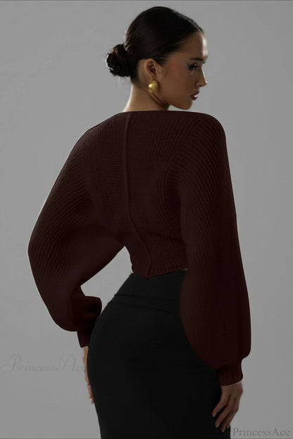 Well Tailored Sweater with a Graceful Silhouette
