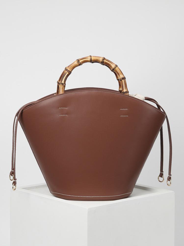 Gracefully Styled Bag for Any Occasion