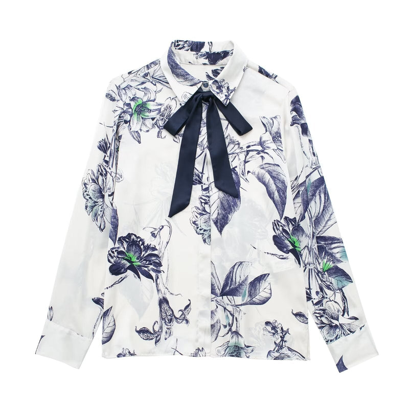 Well Tailored Blouse with a Graceful Silhouette