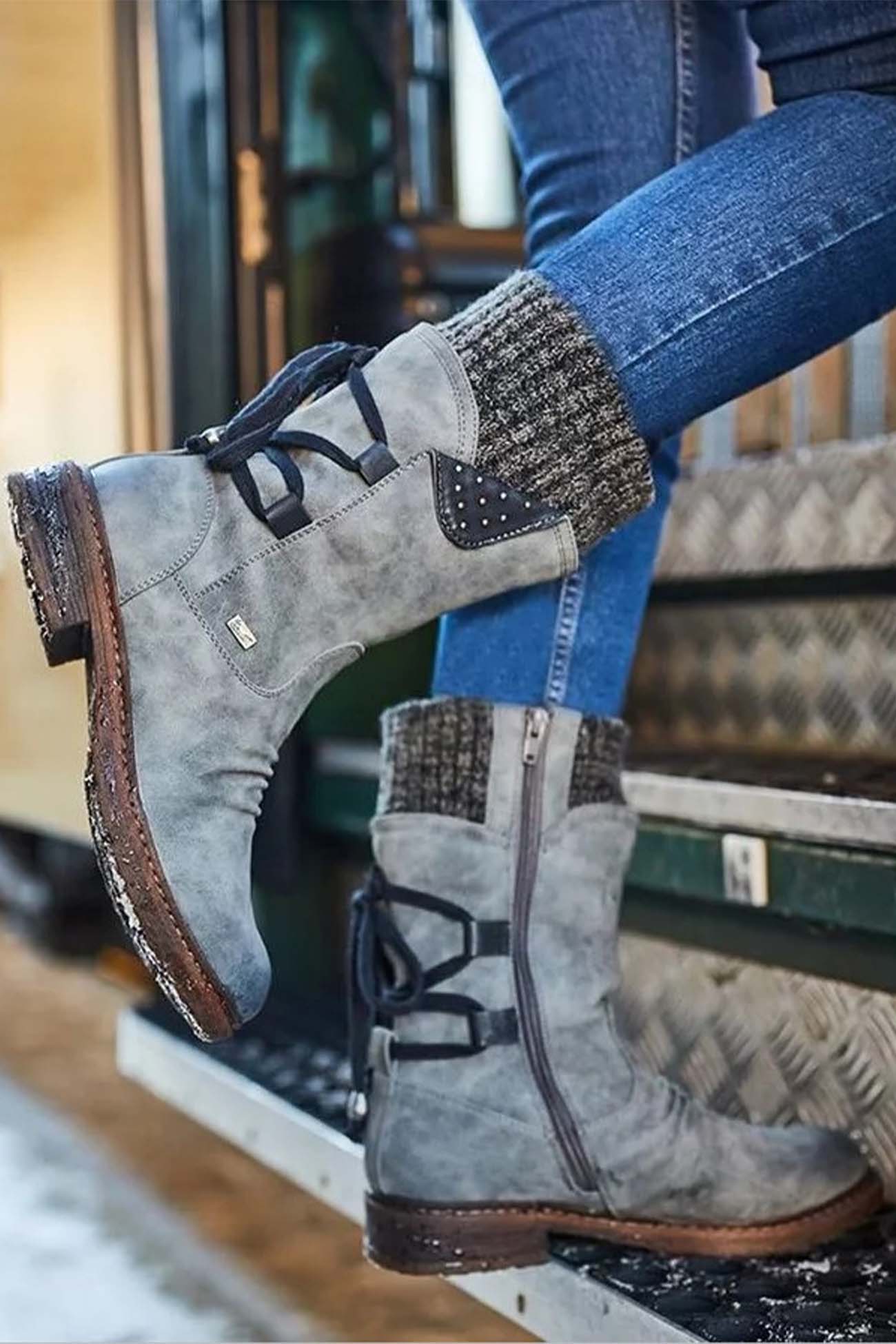 Effortlessly Elegant Boots with a Timeless Design