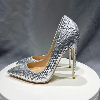 Well Tailored Shoes with a Graceful Silhouette