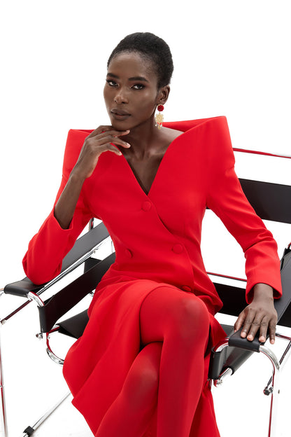 Well Tailored Coat with a Graceful Silhouette