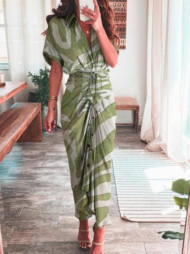 Classic Vintage Dress with a Flattering Fit