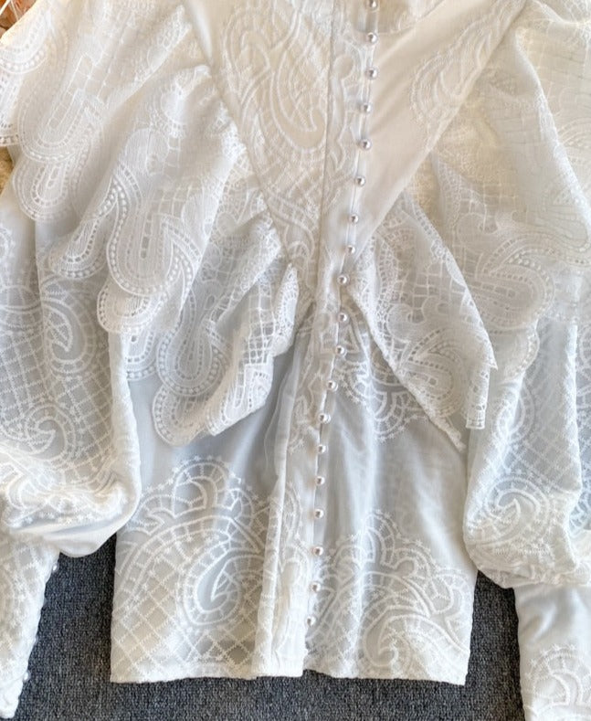 Classic Vintage Blouse with a Flattering Fit