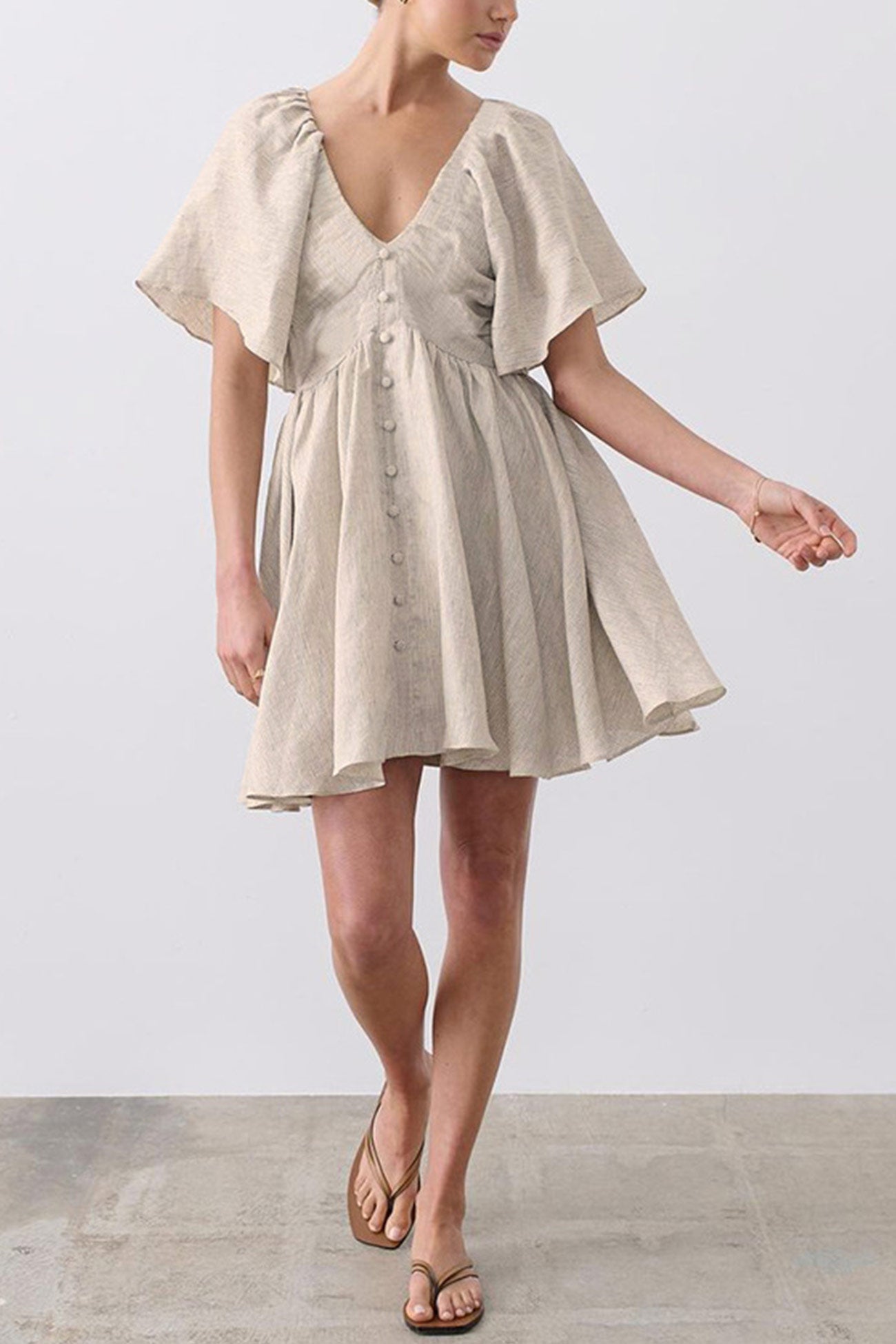 Beautifully Finished Dress in a Timeless Design