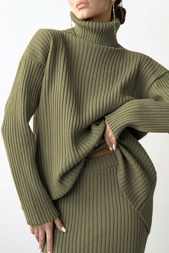 Effortlessly Elegant Sweater with a Timeless Design