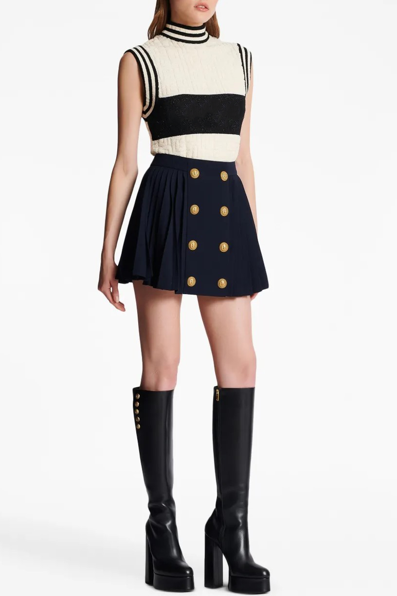 Well Tailored Garment with a Graceful Silhouette