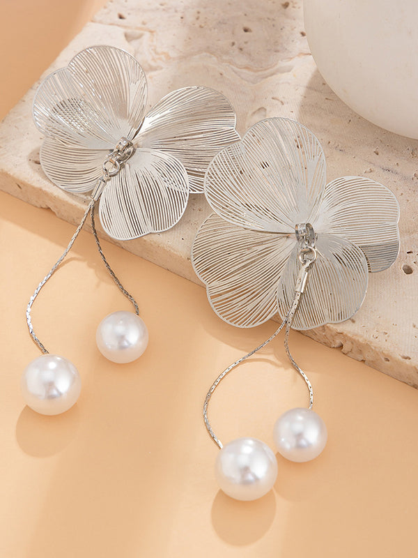 Gracefully Styled Garment for Any Occasion