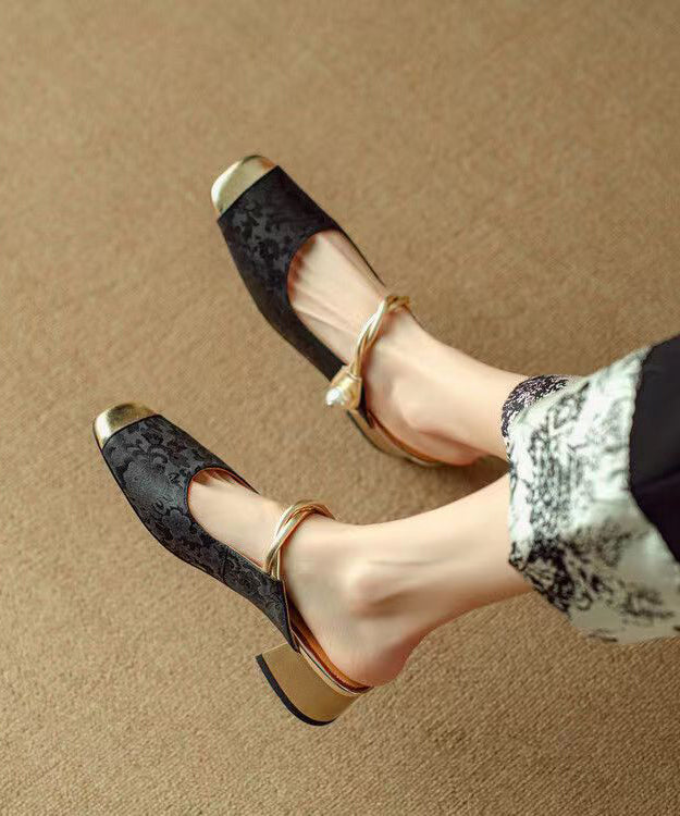 Effortlessly Elegant Sandals with a Timeless Design