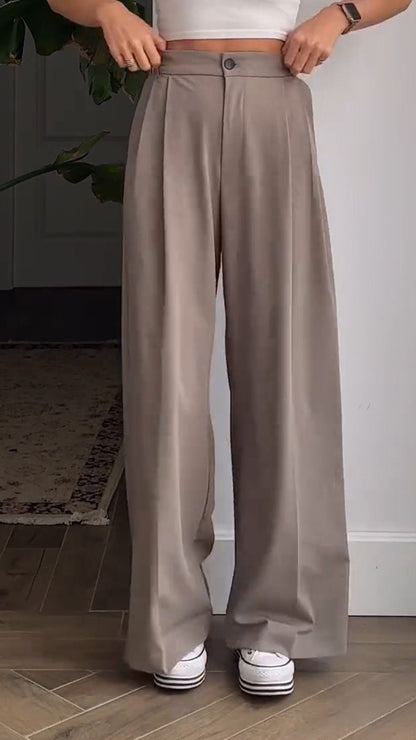 Classic Vintage Trousers with a Flattering Fit