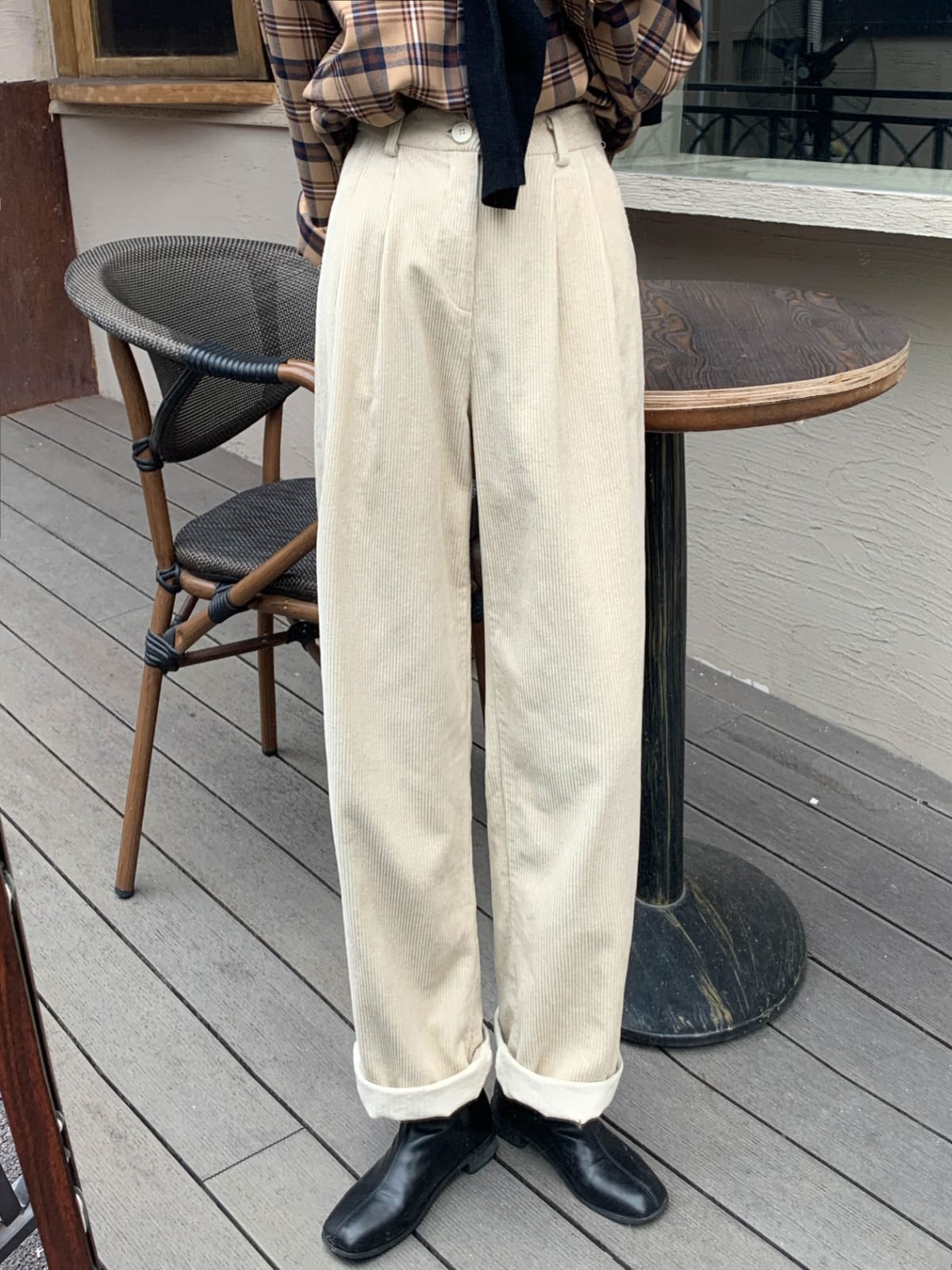 Beautifully Finished Pants in a Timeless Design