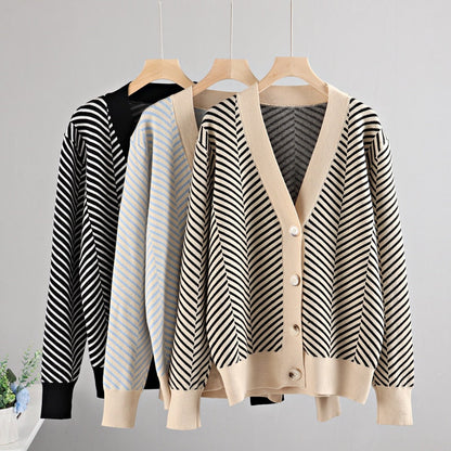 Elegantly Styled Cardigan for Everyday Wear