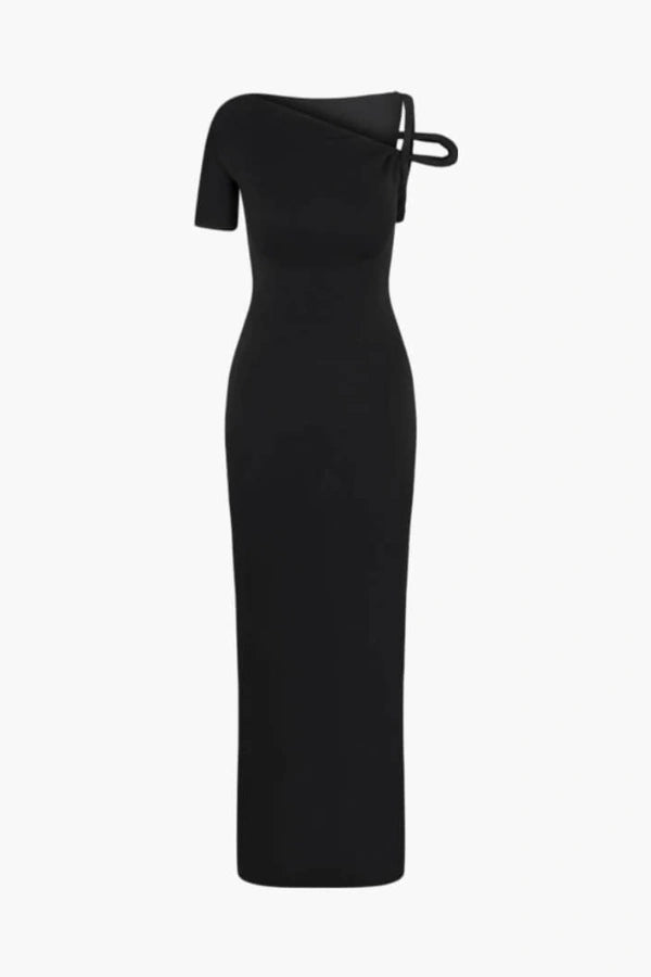 Well Tailored Garment with a Graceful Silhouette
