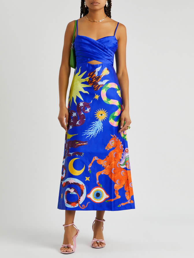 Well Tailored Dress with a Graceful Silhouette