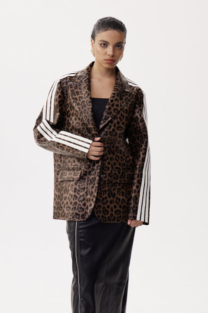 Well Tailored Garment with a Graceful Silhouette