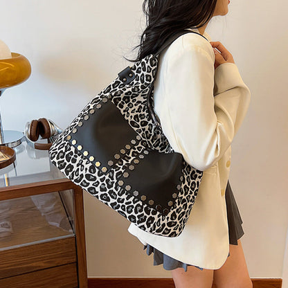 Beautifully Crafted Bag in a Classic Style