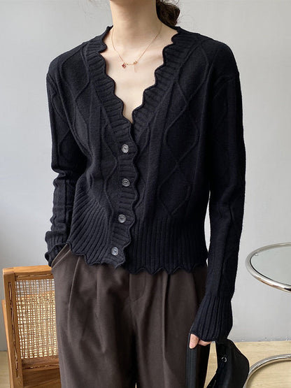 Well Tailored Cardigan with a Graceful Silhouette