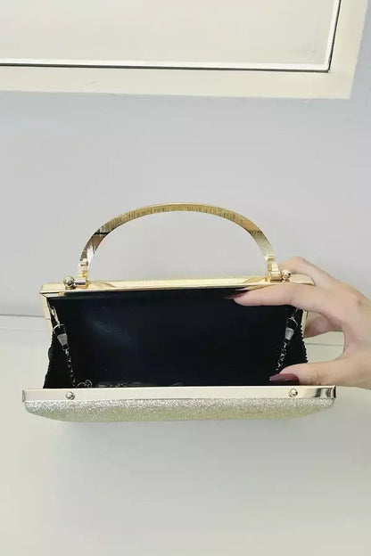 Well Tailored Bag with a Graceful Silhouette