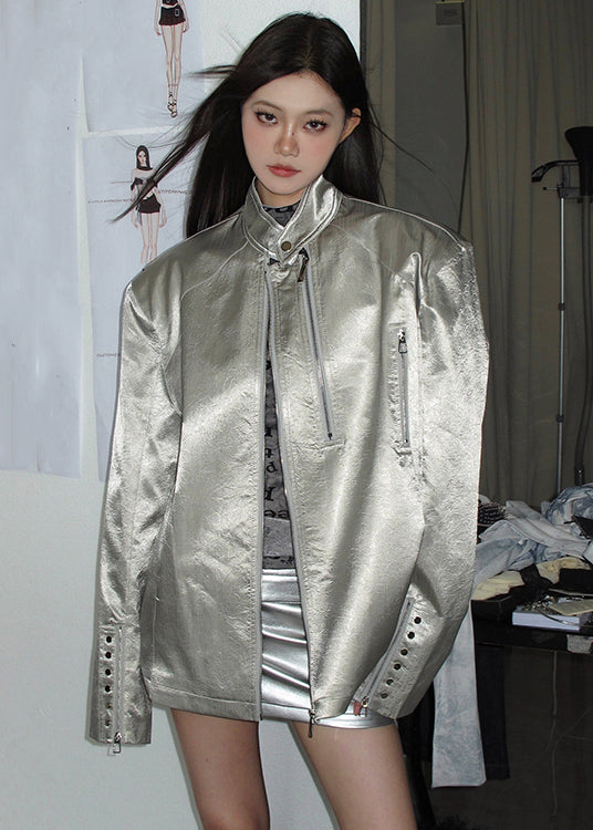 Well Tailored Coat with a Graceful Silhouette