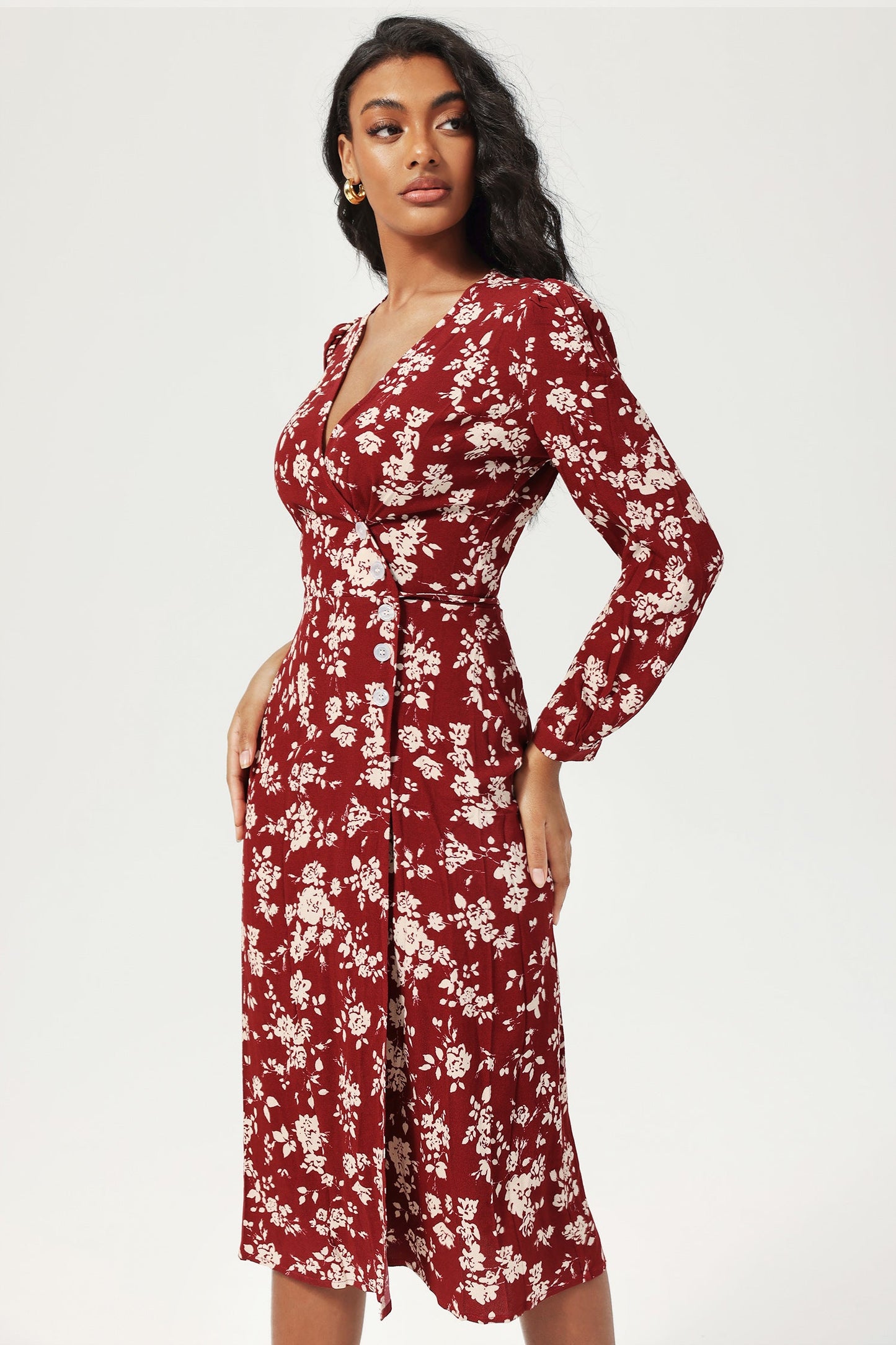 Effortlessly Elegant Dress with a Timeless Design