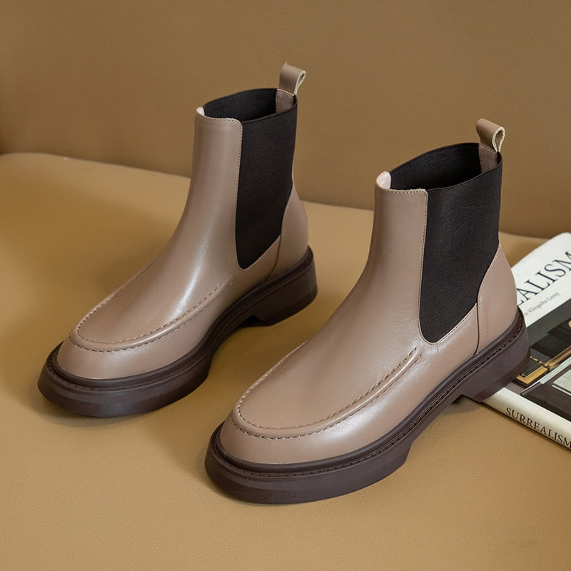 Elegantly Styled Boots for Everyday Wear