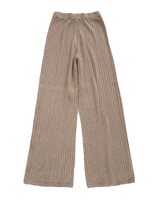 Well Tailored Trousers with a Graceful Silhouette