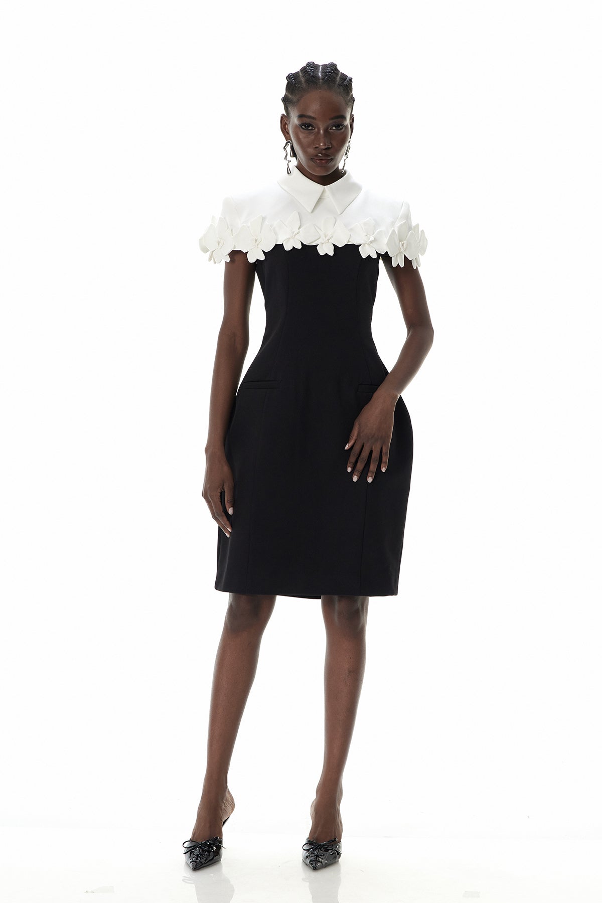 Beautifully Finished Dress in a Timeless Design