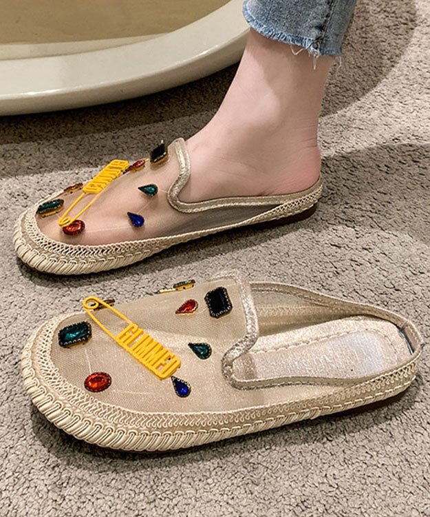 Well Tailored Sandals with a Graceful Silhouette