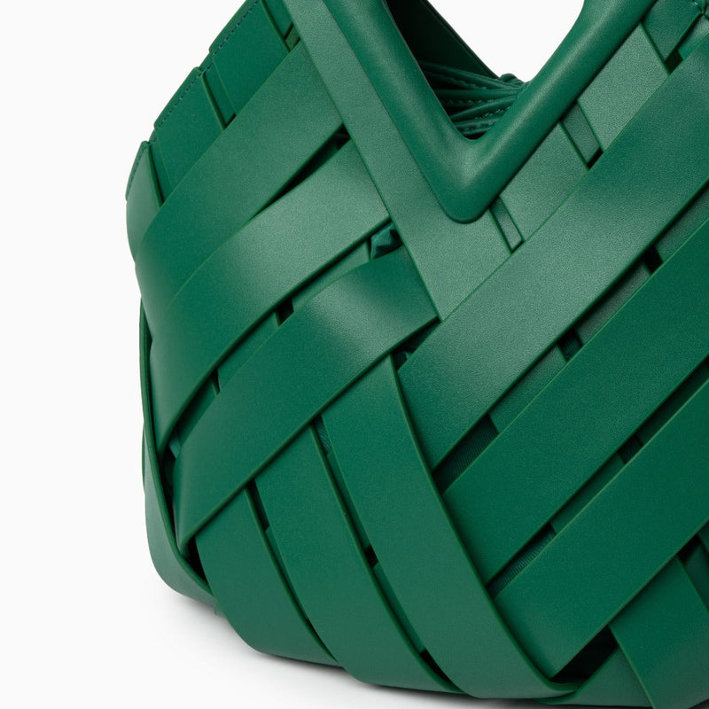 Well Tailored Bag with a Graceful Silhouette