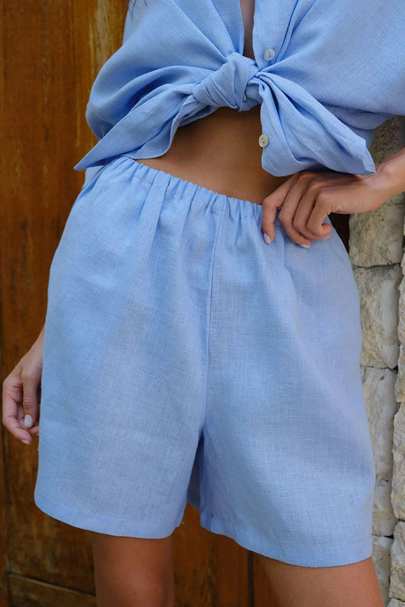 Well Tailored Blouse with a Graceful Silhouette