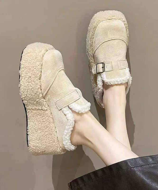 A Vintage Style Heels with Delicate Timeless Details