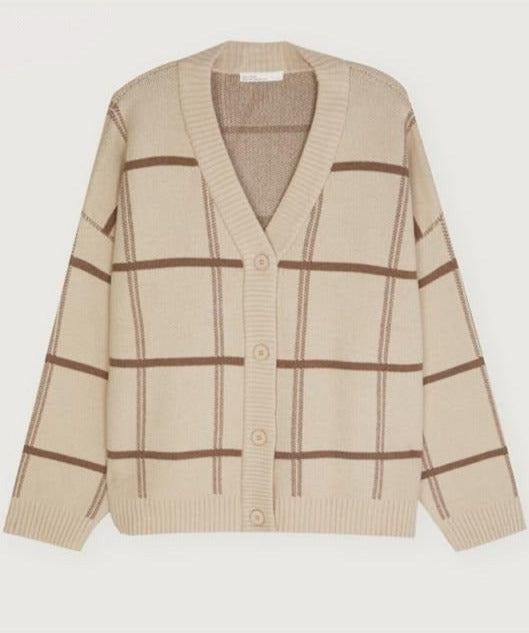 Effortlessly Elegant Cardigan with a Timeless Design