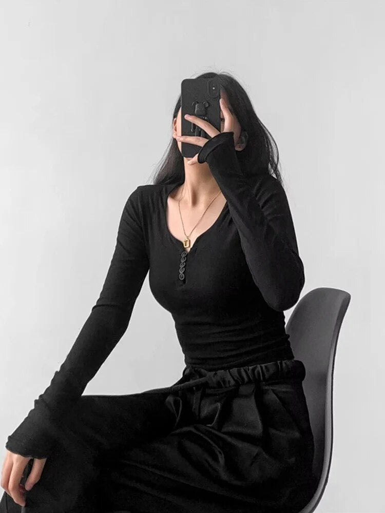 Beautifully Finished T-Shirt in a Timeless Design
