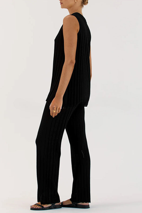 Classic Vintage Pants with a Flattering Fit