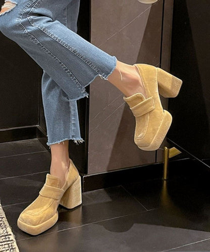 A Vintage Style Heels with Delicate Timeless Details