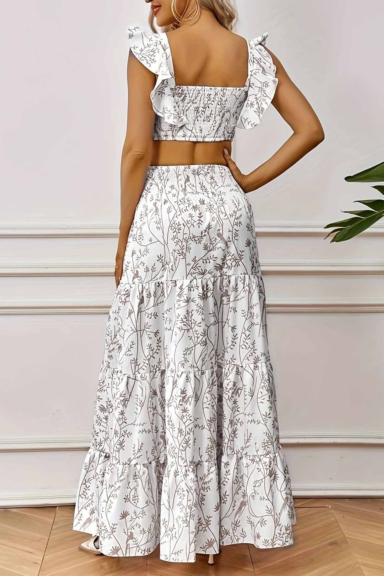 Well Tailored Top with a Graceful Silhouette
