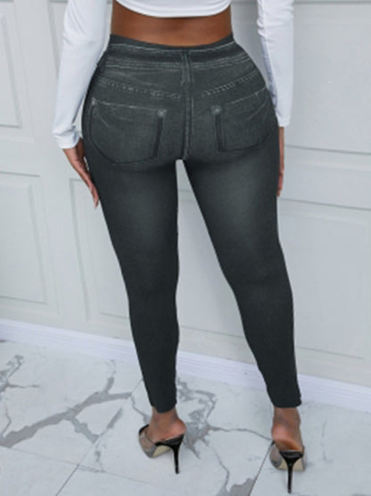 Well Tailored Pants with a Graceful Silhouette