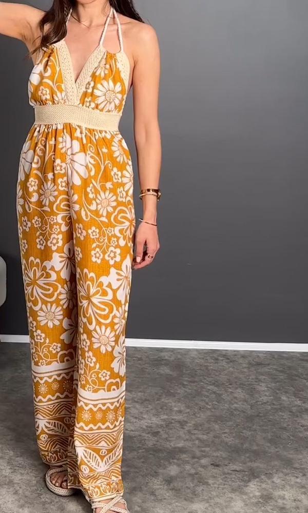 Effortlessly Elegant Garment with a Timeless Design