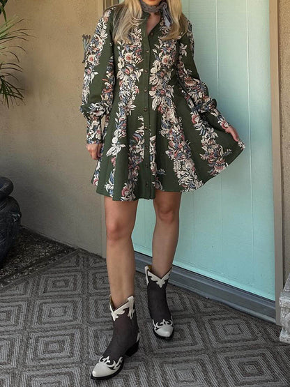 Classic Vintage Dress with a Flattering Fit