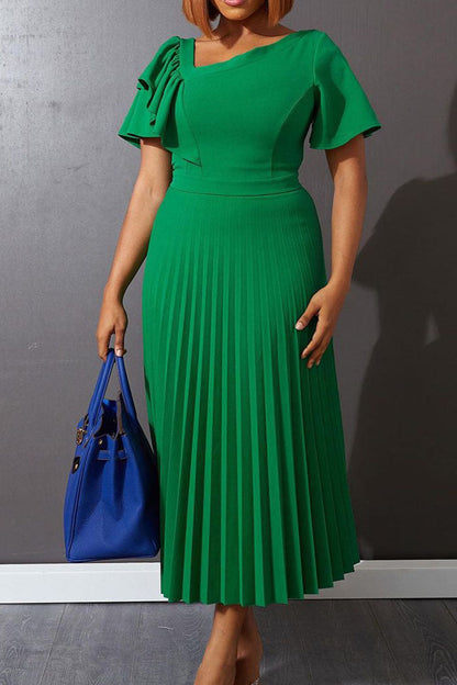 Well Tailored Dress with a Graceful Silhouette