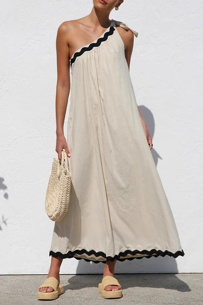 Beautifully Finished Dress in a Timeless Design