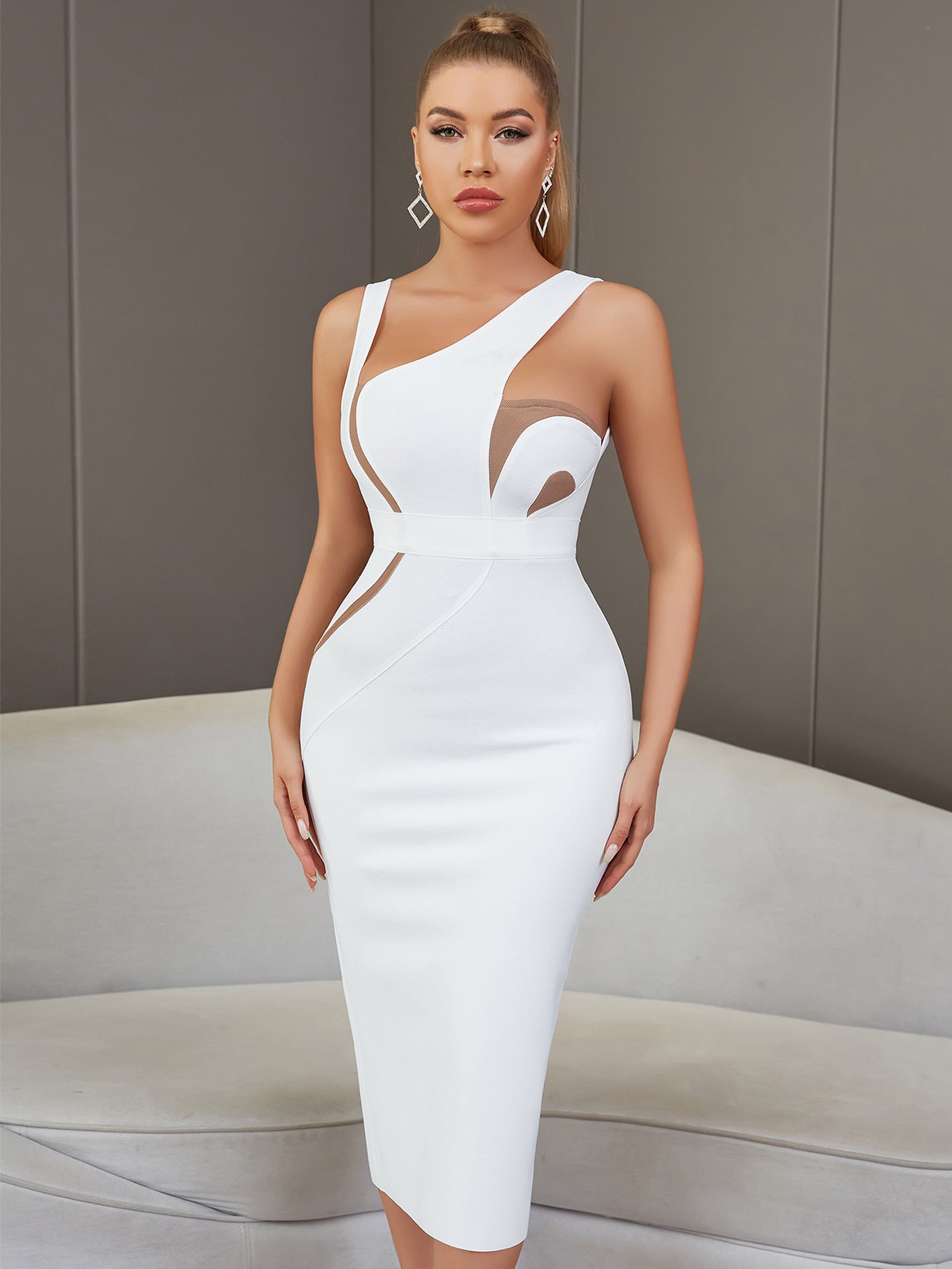 Gracefully Styled Dress for Any Occasion