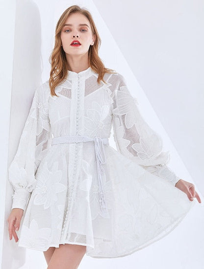 Effortlessly Elegant Dress with a Timeless Design