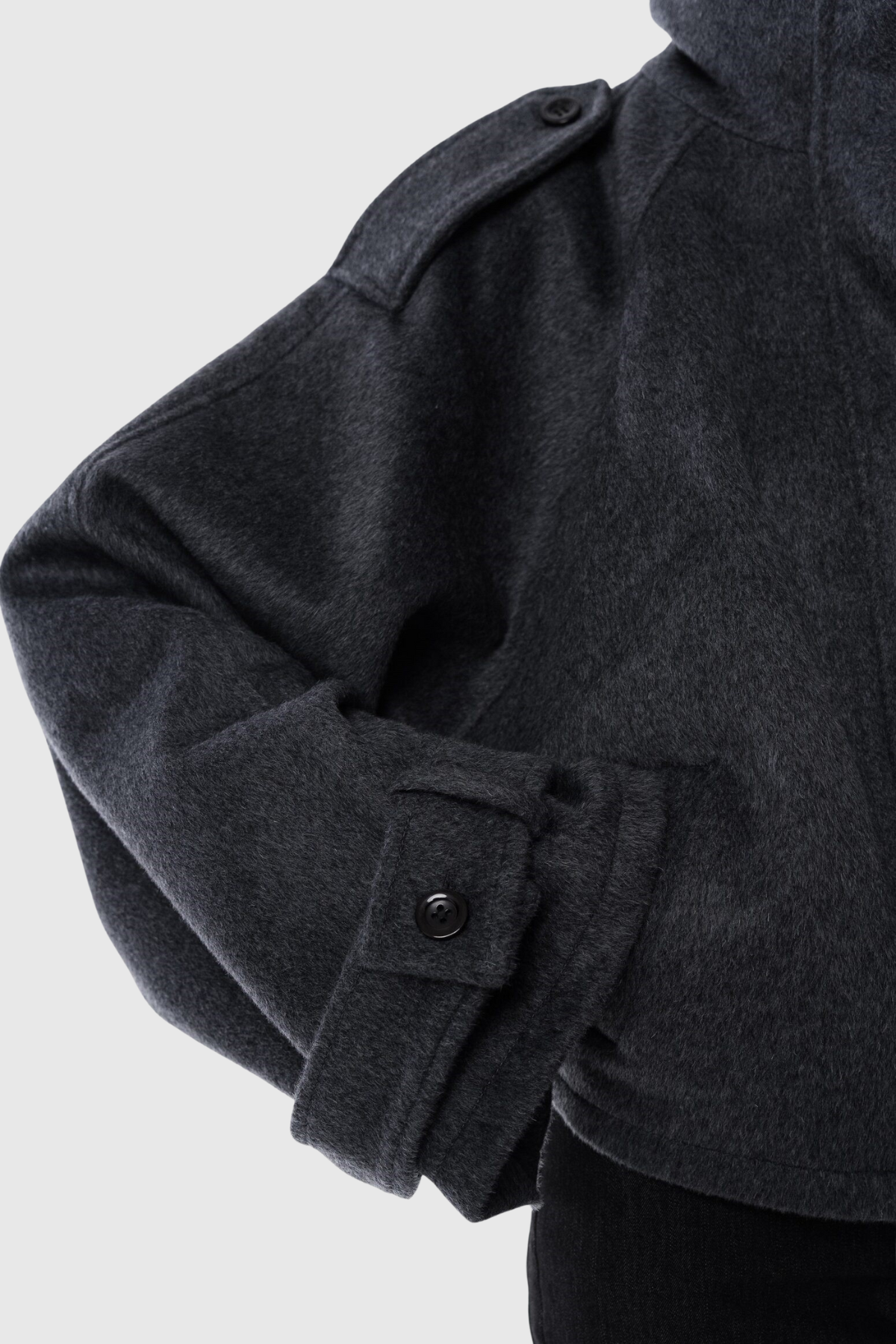 Effortlessly Elegant Jacket with a Timeless Design