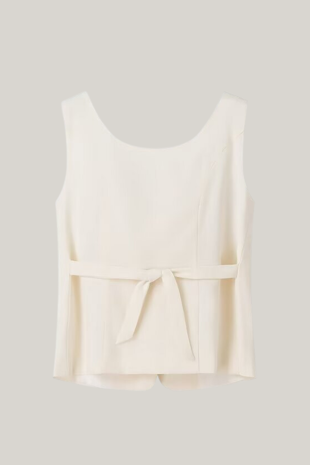 Effortlessly Elegant Garment with a Timeless Design