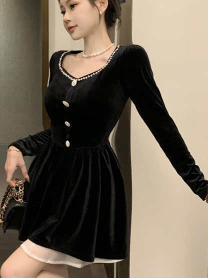 Beautifully Finished Dress in a Timeless Design