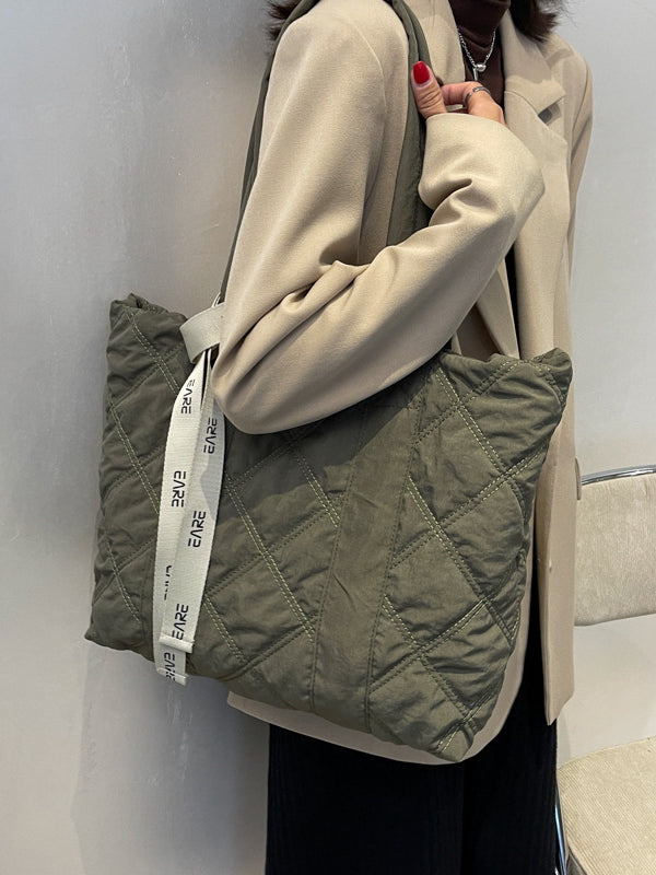 Beautifully Crafted Bag in a Classic Style