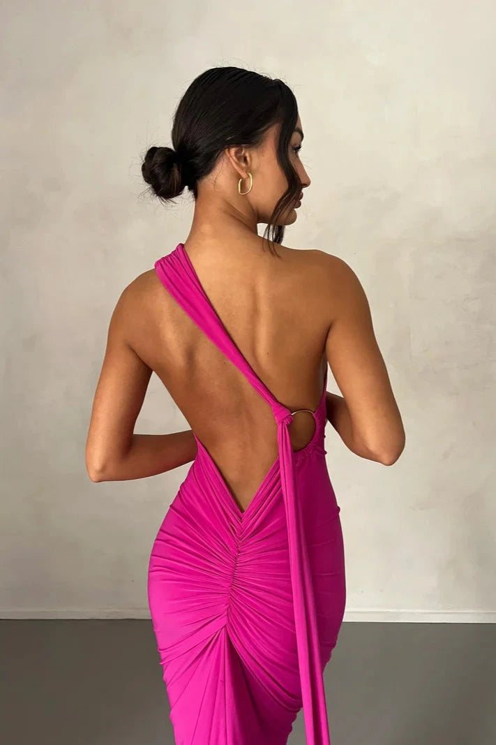 Well Tailored Garment with a Graceful Silhouette
