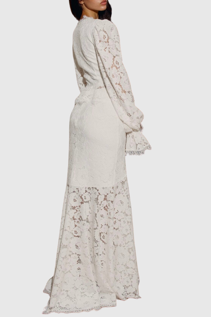 Beautifully Crafted Blouse in a Classic Style